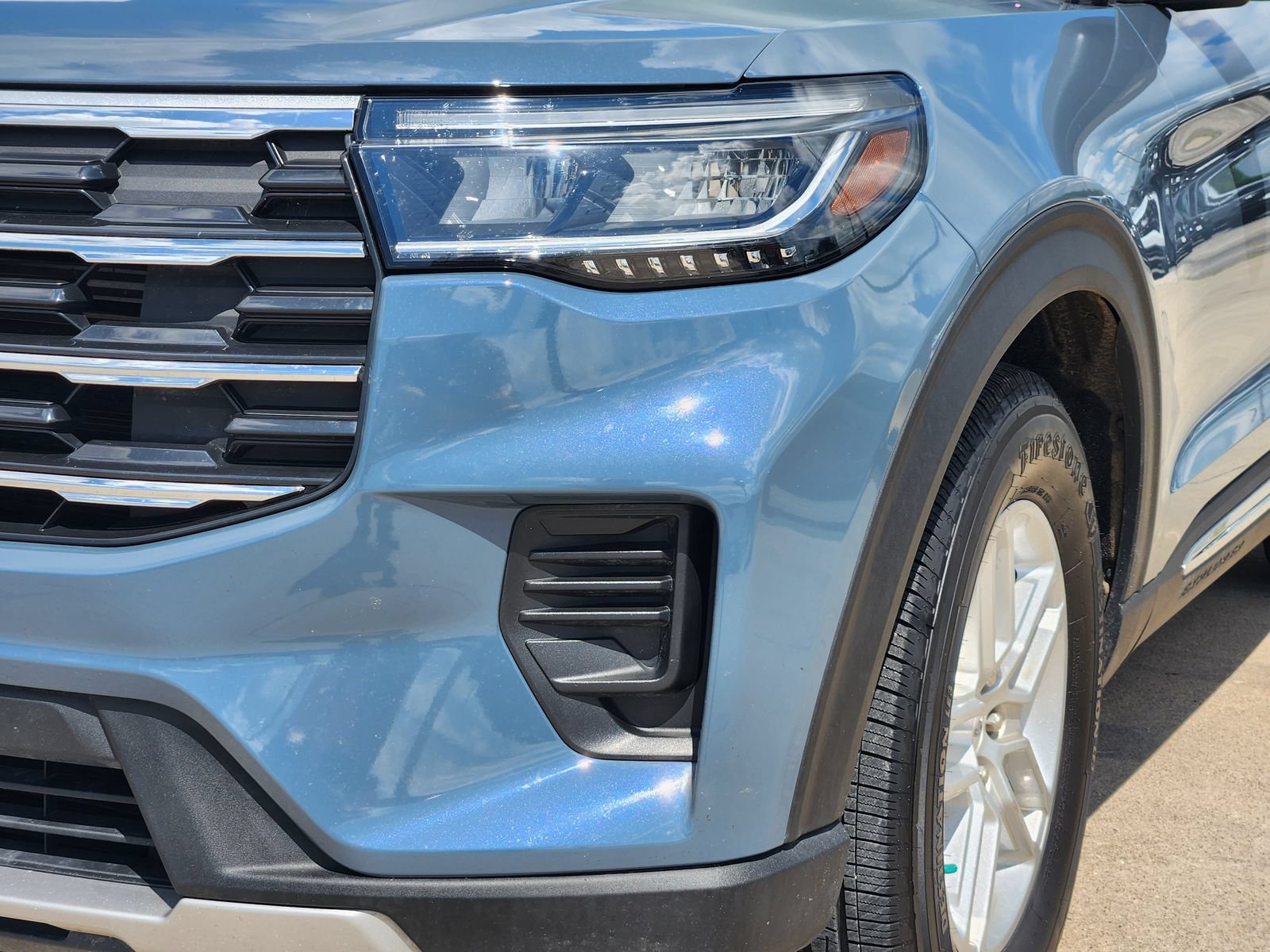 Used 2025 Ford Explorer Active RWD image 10