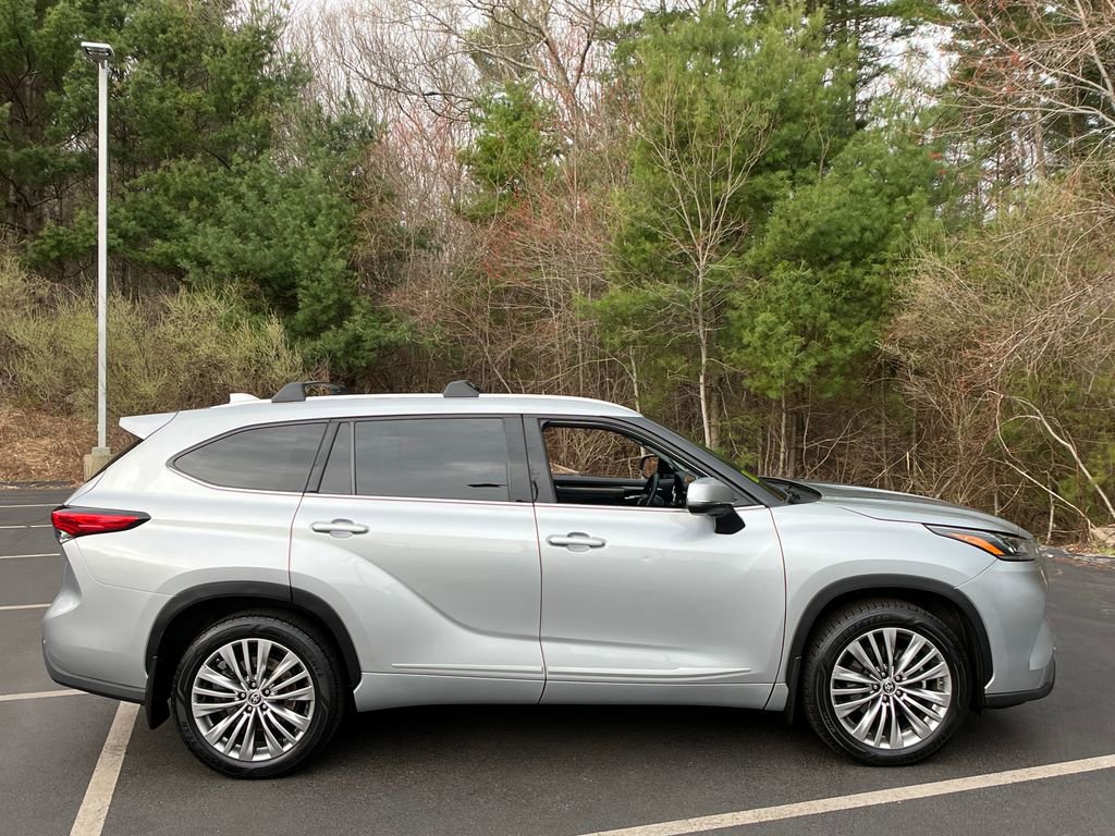 Used 2022 Toyota Highlander Platinum AWD/4WD image 6