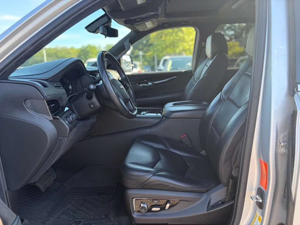 Used 2020 Cadillac Escalade Platinum AWD/4WD image 25