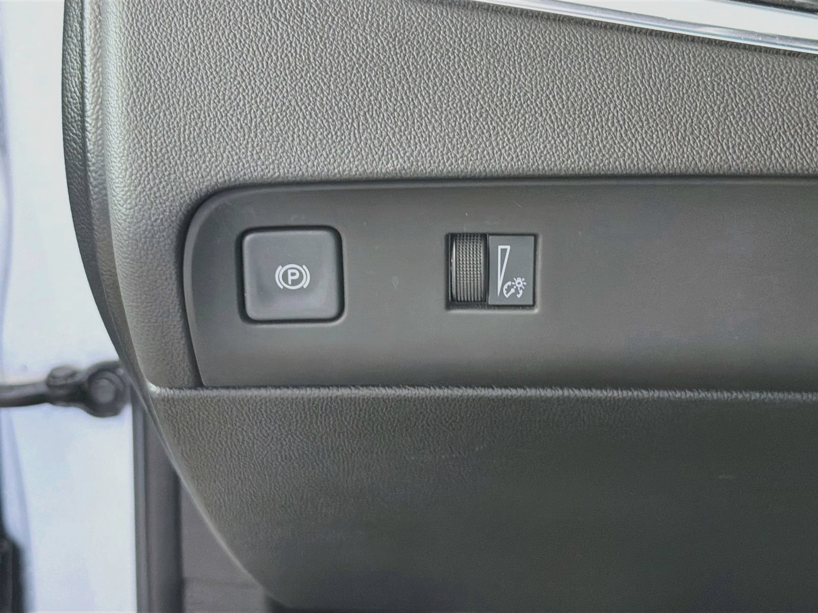 Used 2024 Buick Enclave Essence FWD image 10