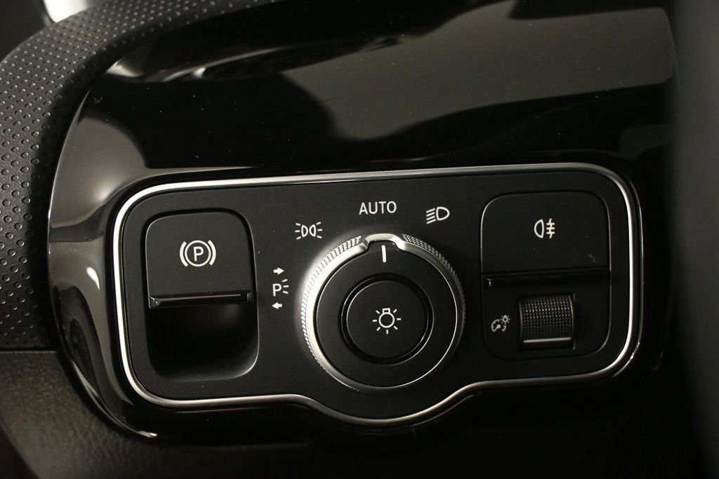 Certified 2023 Mercedes-Benz CLA 250 4MATIC image 9