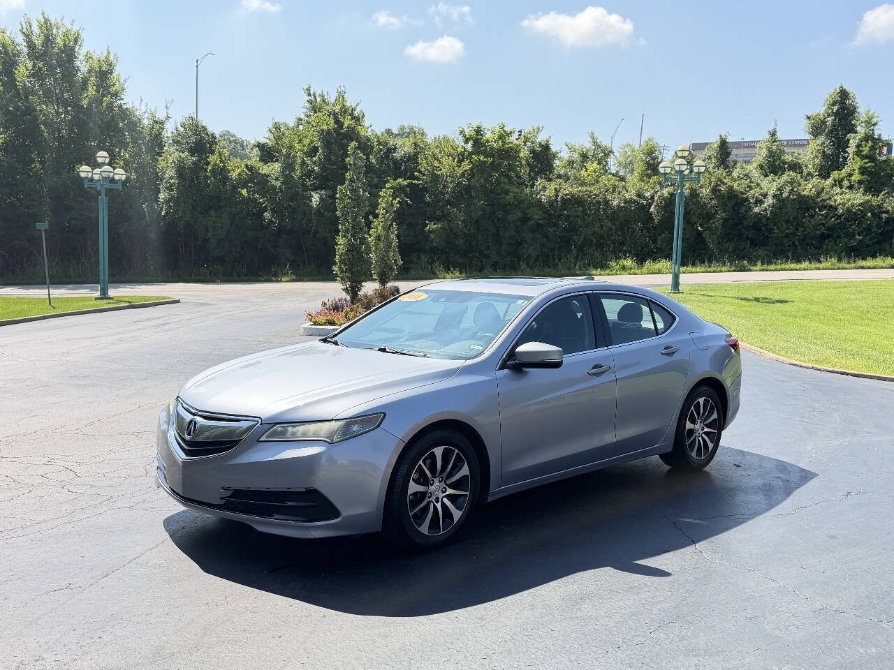 Used 2016 Acura TLX w/ Technology Package FWD image 2