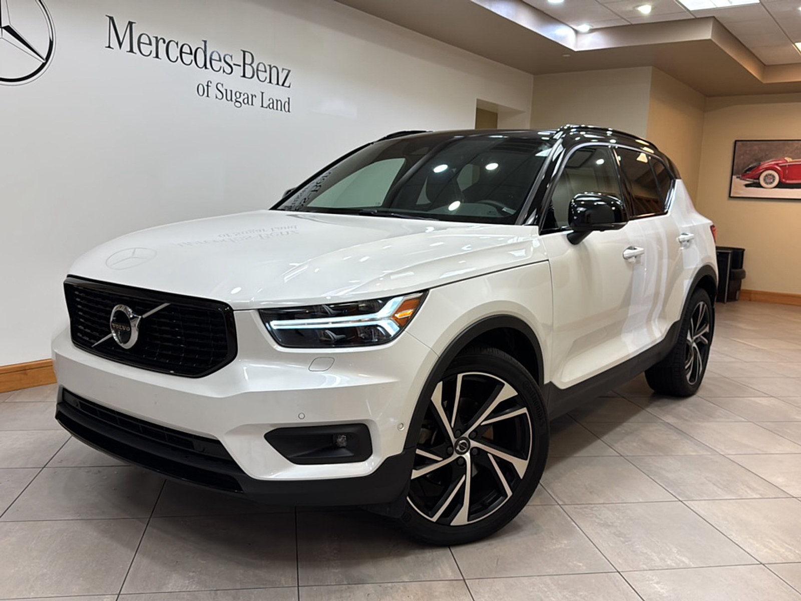 Used 2022 Volvo XC40 T5 R-Design