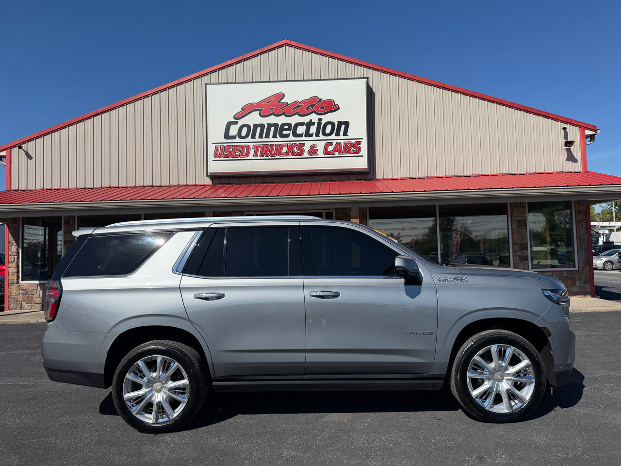 Used 2024 Chevrolet Tahoe High Country w/ Advanced Technology Package image 3