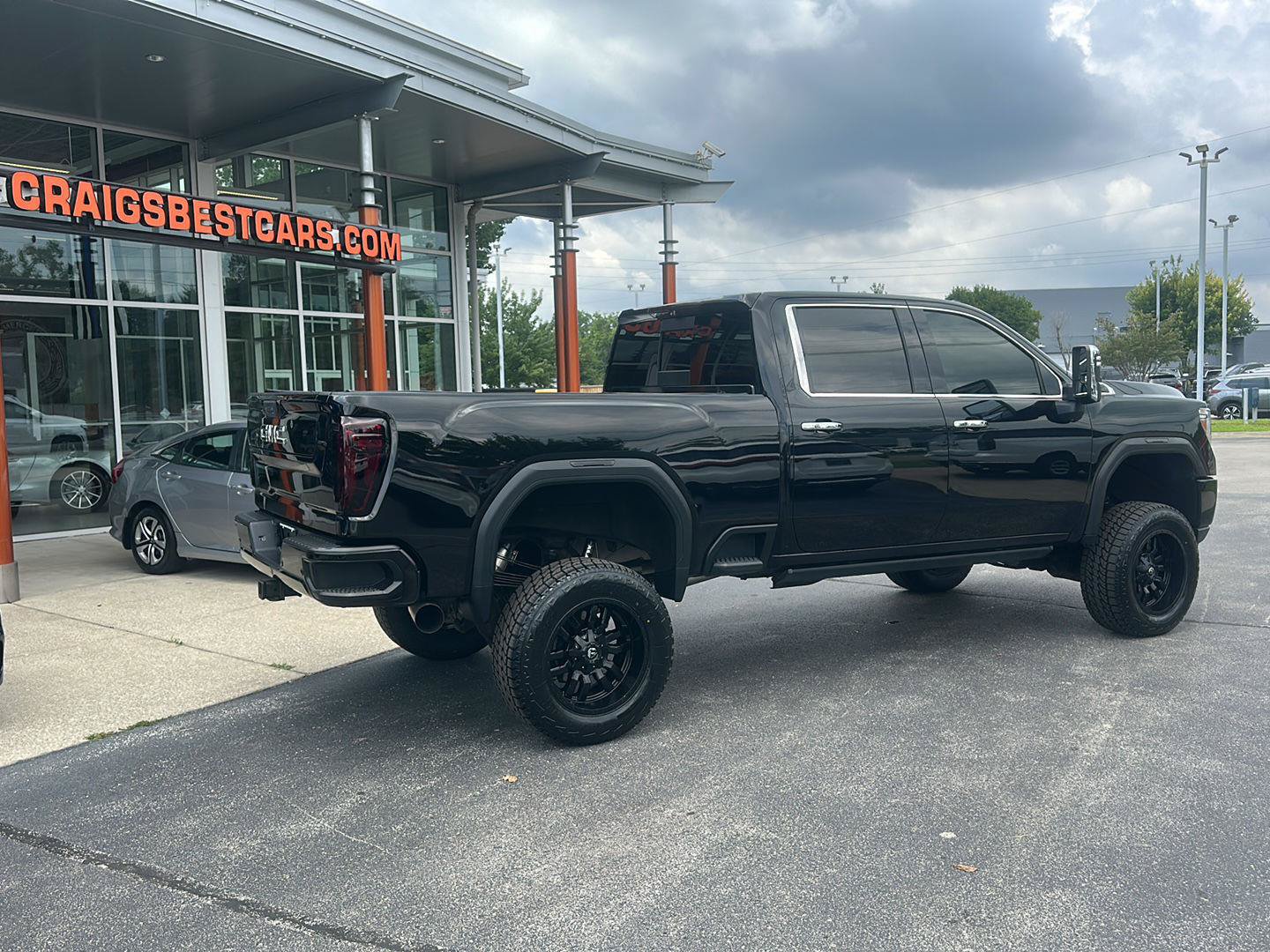 Used 2020 GMC Sierra 3500 Denali w/ Denali Ultimate Package AWD/4WD image 3
