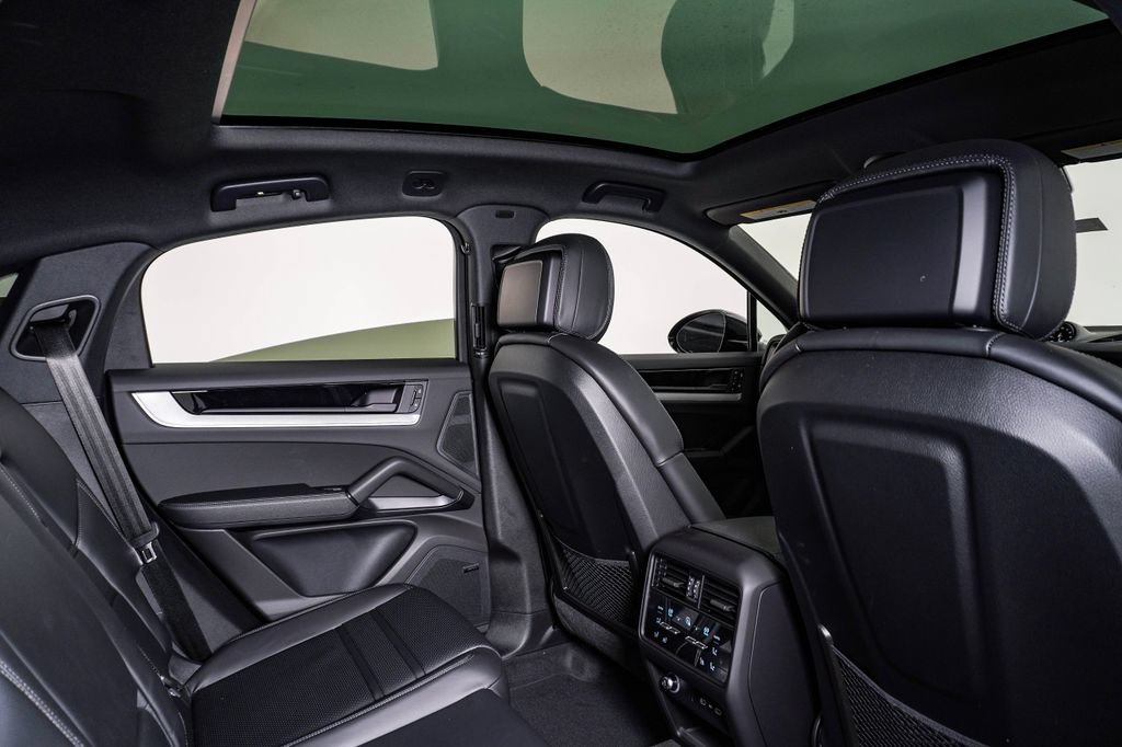 New 2026 Porsche Cayenne Coupe AWD/4WD image 16