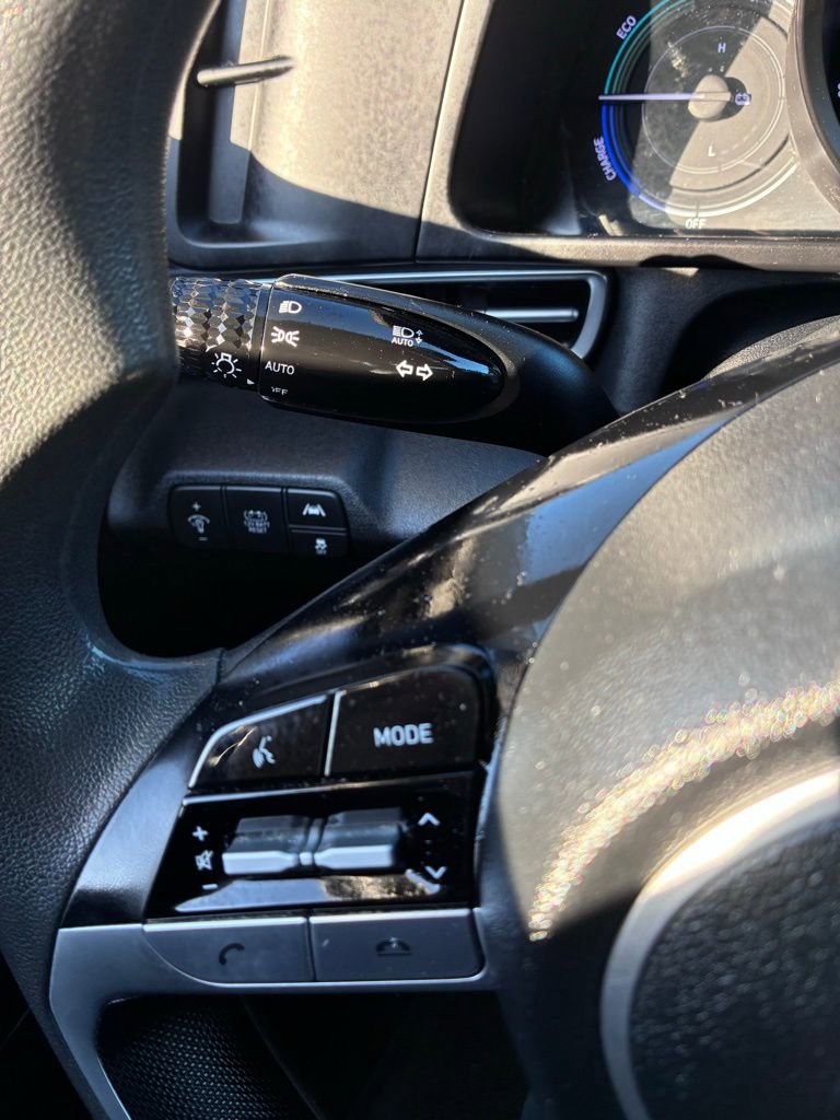 Used 2022 Hyundai Elantra Blue w/ Preferred Accessory Package image 24