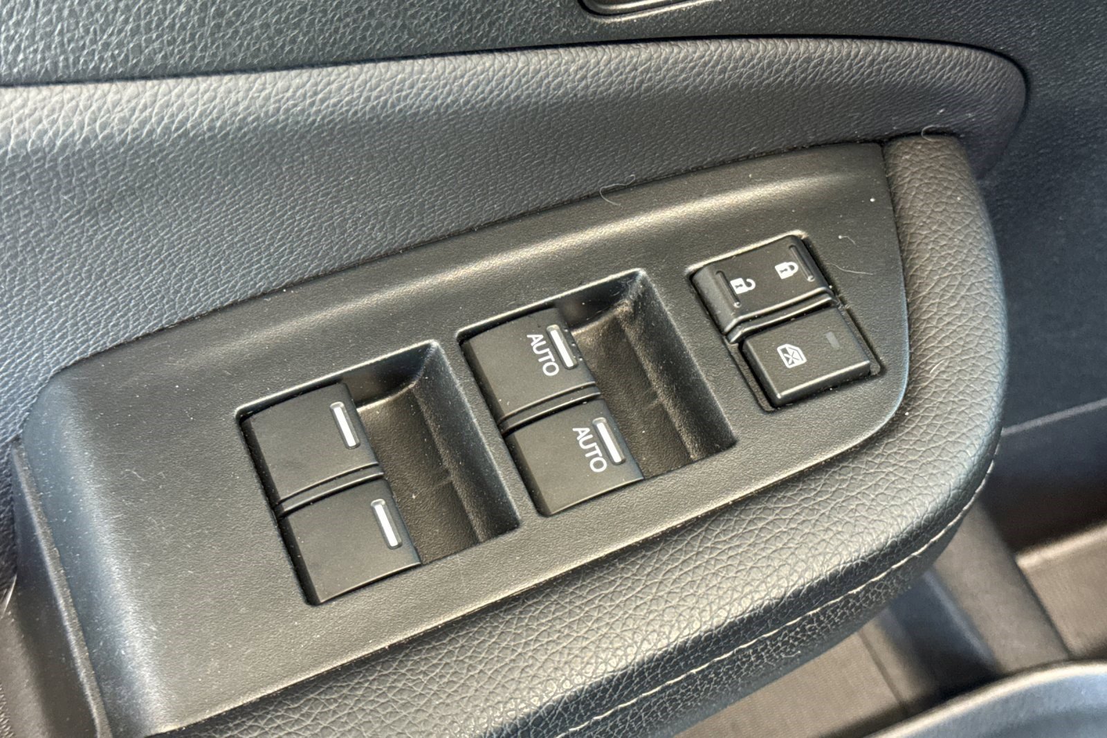 Used 2023 Honda Passport EX-L image 12