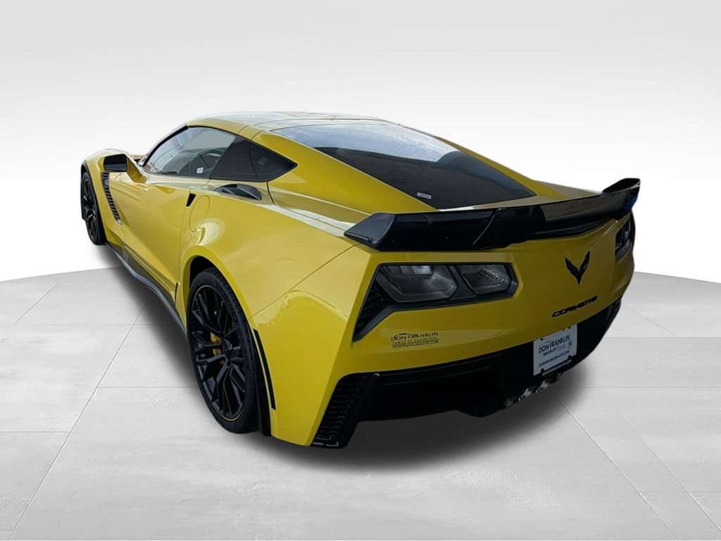 Used 2016 Chevrolet Corvette Z06 w/ 3LZ Preferred Equipment Group RWD image 6
