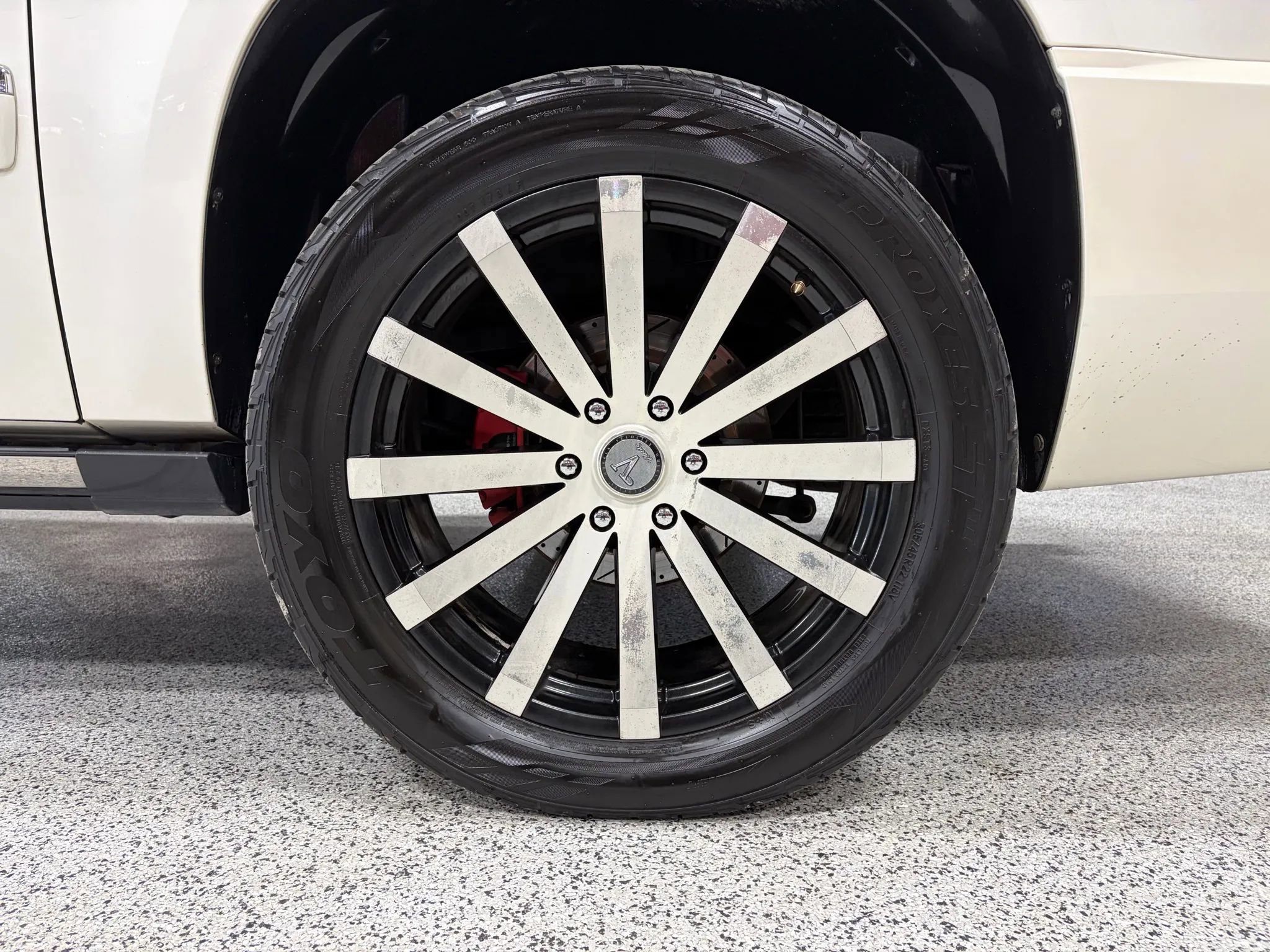 Used 2012 GMC Yukon XL Denali image 13