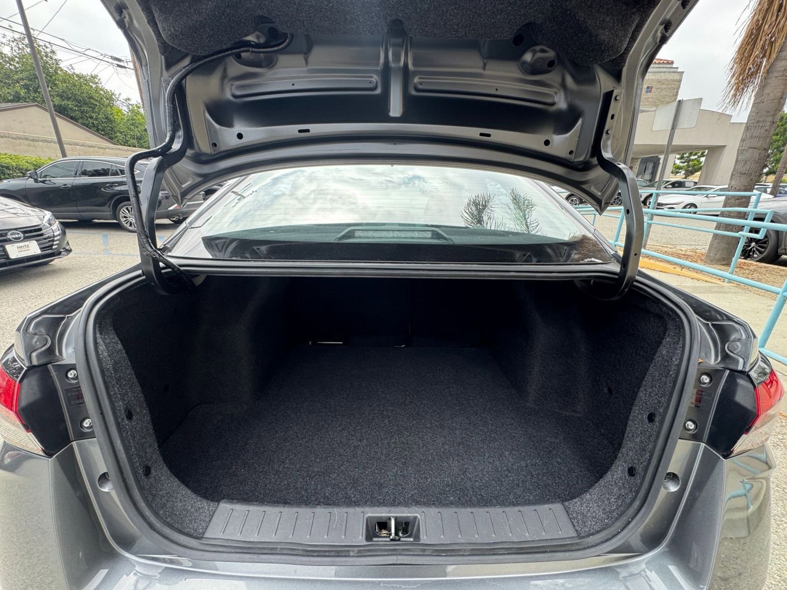 Used 2025 Nissan Versa SV FWD image 30
