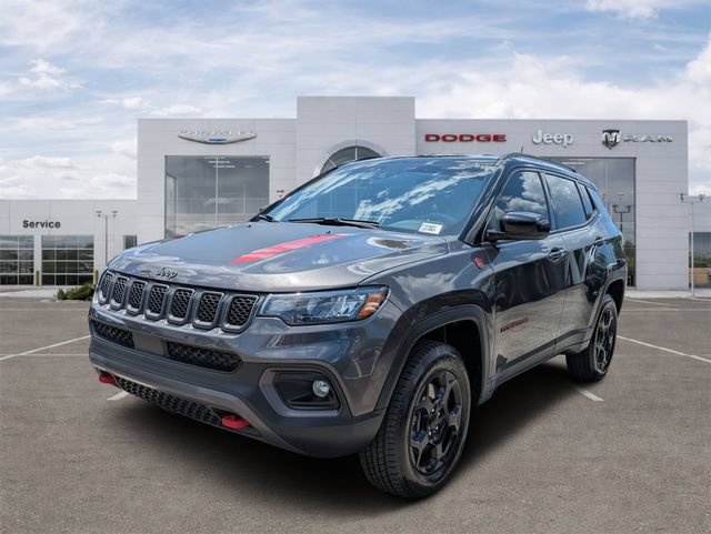 Certified 2023 Jeep Compass Trailhawk w/ Trailer Tow Group AWD/4WD image 5