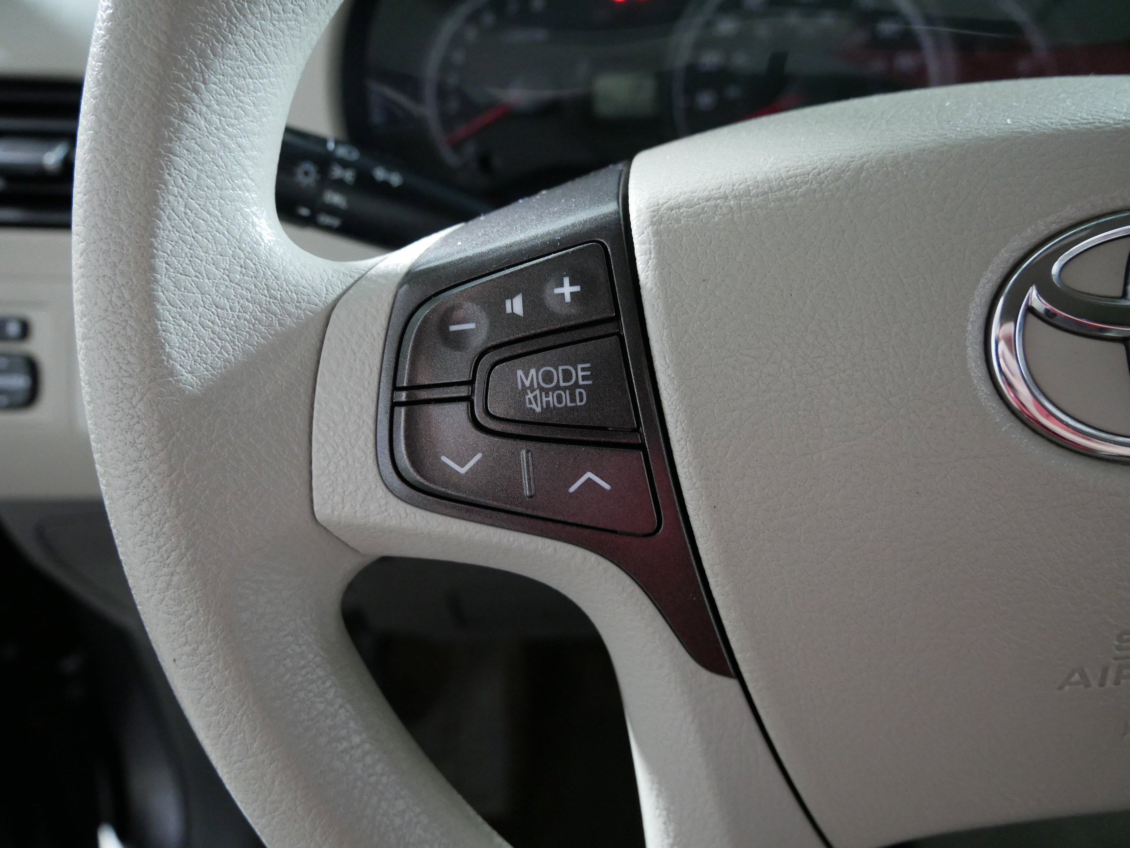Used 2012 Toyota Sienna LE FWD image 27