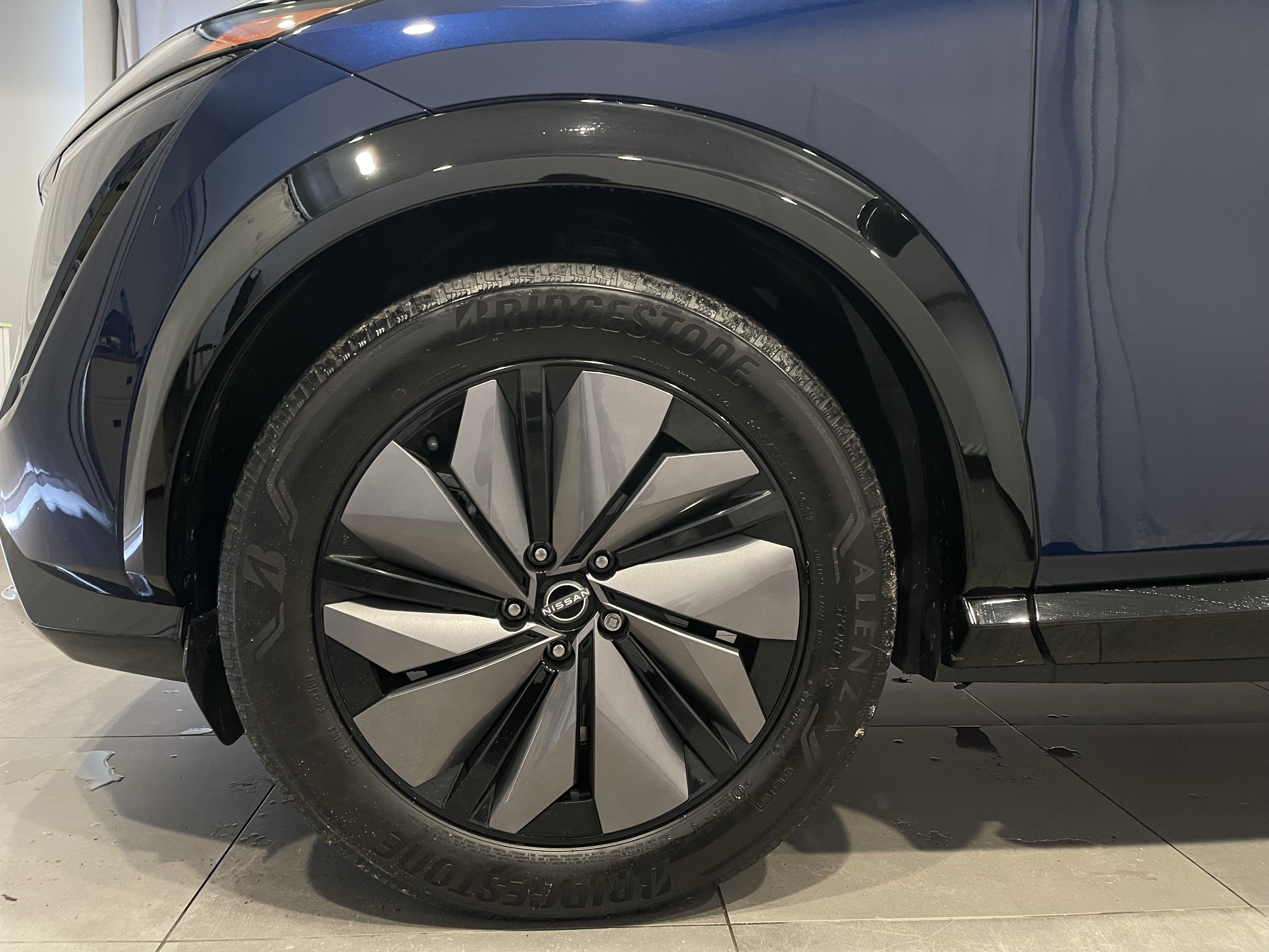 Used 2024 Nissan Ariya AWD image 7