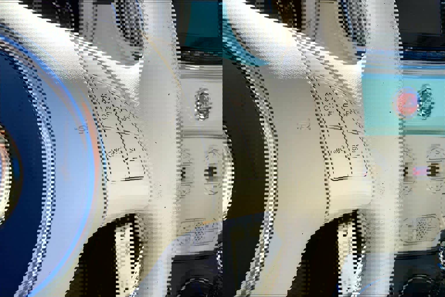 Used 2017 FIAT 500 Lounge image 24