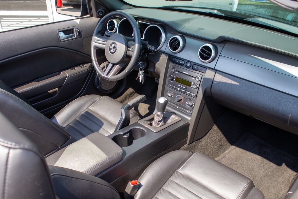 Used 2007 Ford Mustang Shelby GT500 RWD image 13