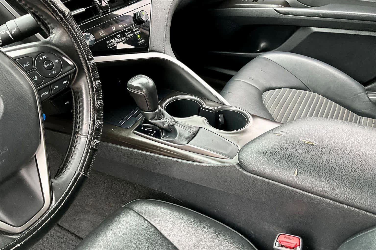 Used 2021 Toyota Camry SE FWD image 16