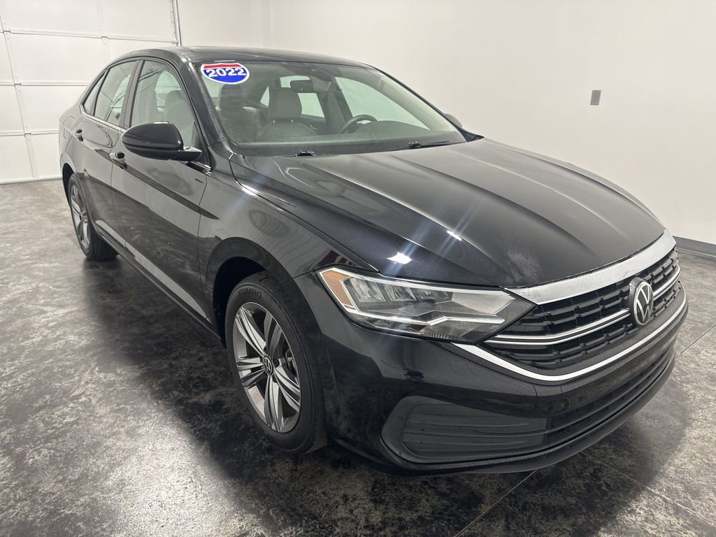 Used 2022 Volkswagen Jetta SE image 3