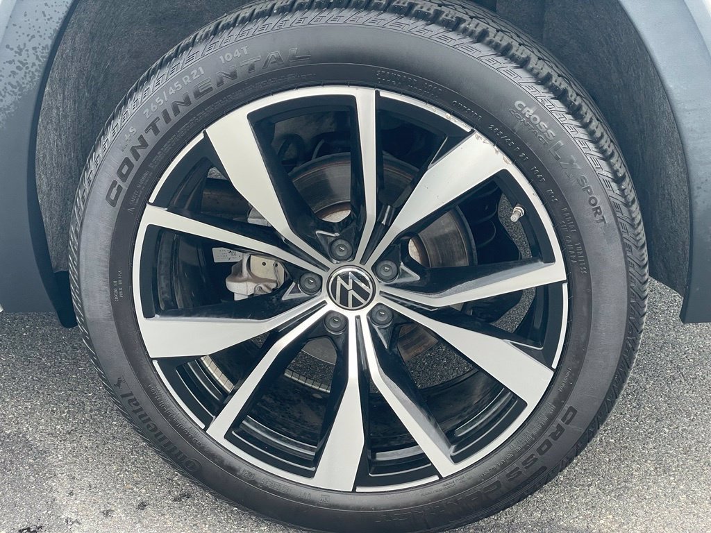 Used 2024 Volkswagen Atlas SEL Premium R-Line AWD/4WD image 34