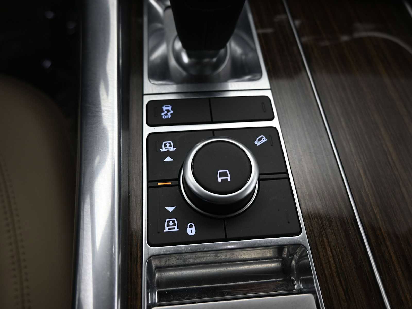 Used 2018 Land Rover Range Rover Sport HSE image 19