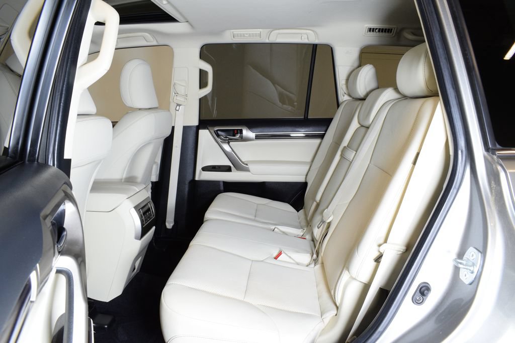Used 2021 Lexus GX 460 Premium w/ Premium Package AWD/4WD image 28
