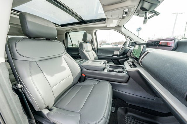 New 2026 Ford Expedition Active AWD/4WD image 24