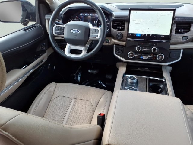 Used 2023 Ford Expedition Limited AWD/4WD image 6