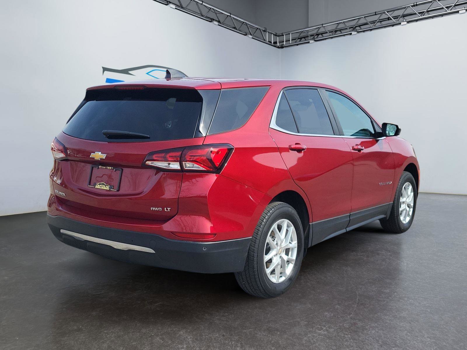 Used 2024 Chevrolet Equinox LT image 3
