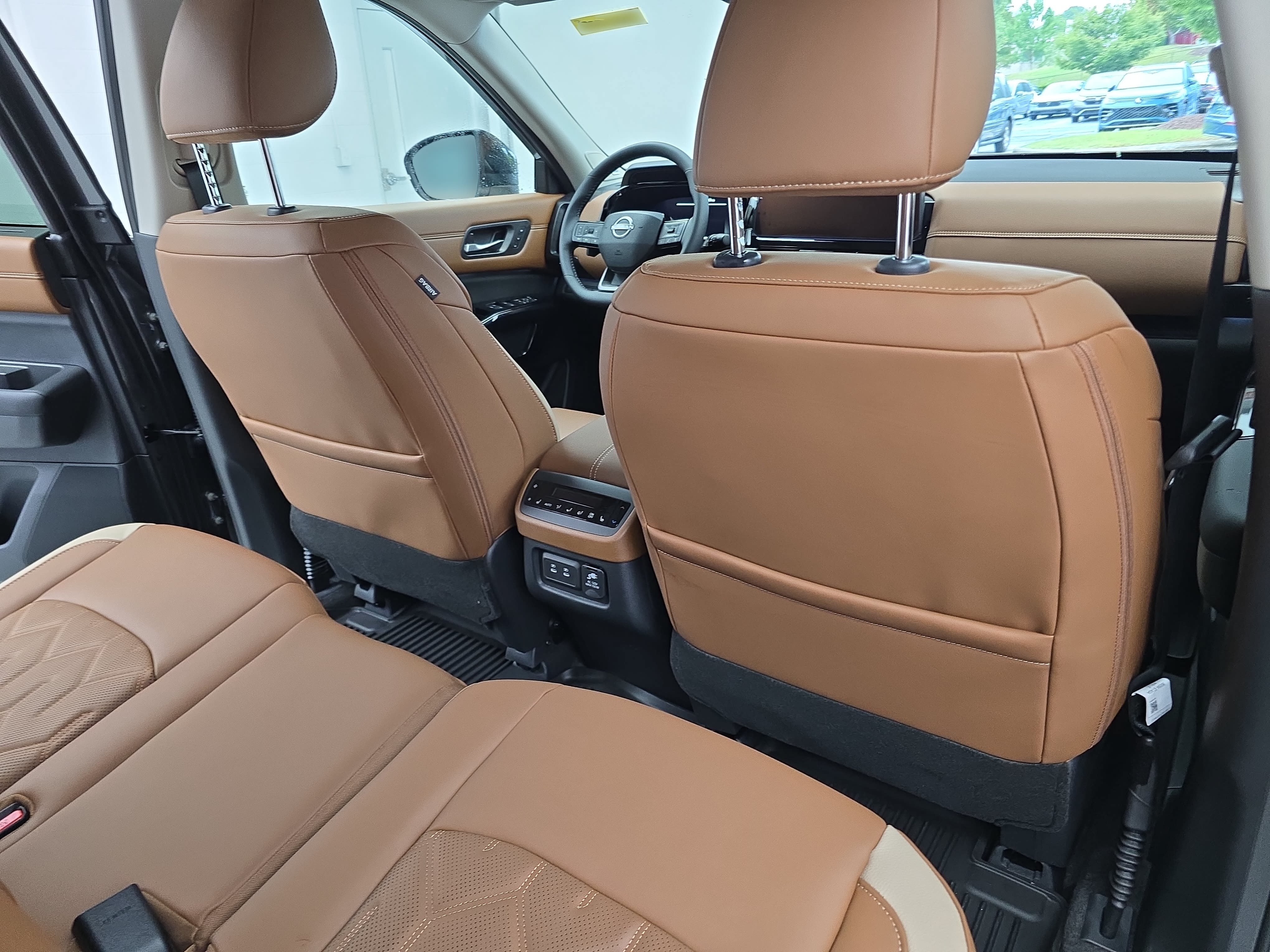 New 2026 Nissan Pathfinder Platinum AWD/4WD image 11