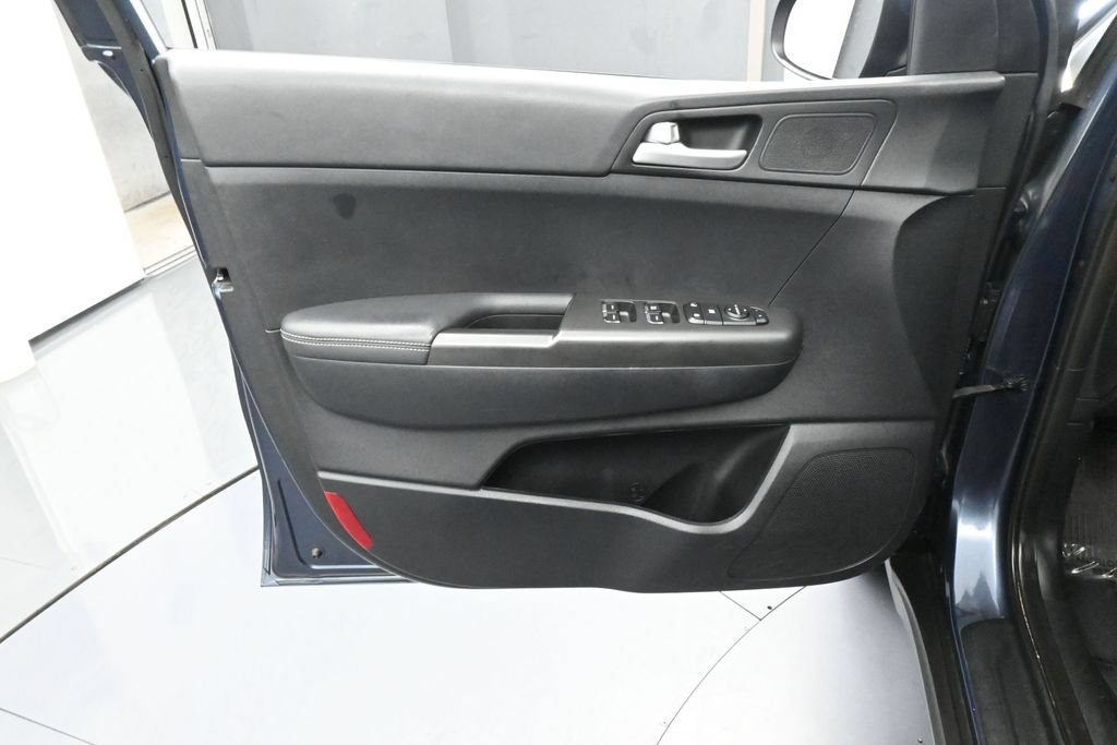 Used 2019 Kia Sportage LX FWD image 13