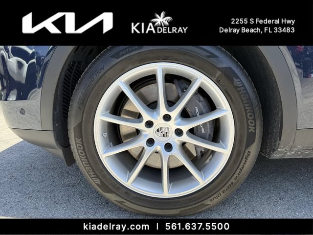 Used 2025 Porsche Cayenne AWD/4WD image 34