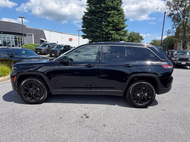 New 2026 Jeep Grand Cherokee Altitude AWD/4WD image 4