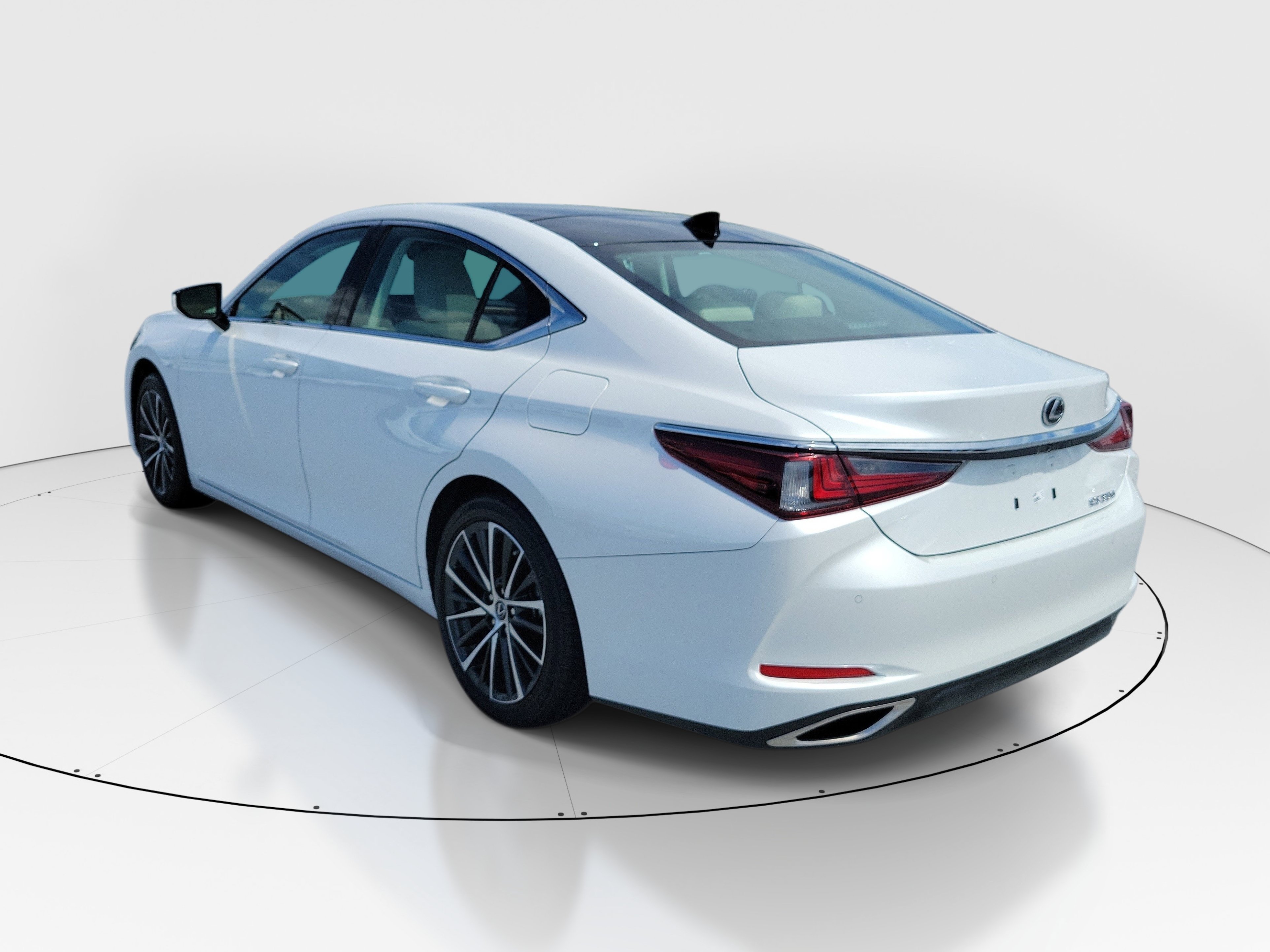 Used 2025 Lexus ES 350 w/ Premium Package FWD image 4