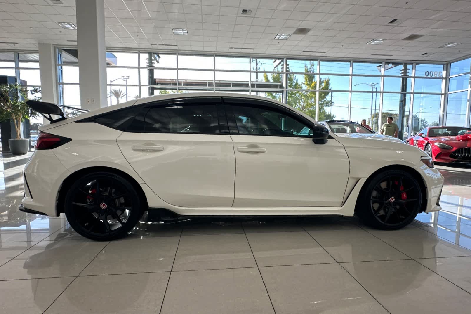 Used 2025 Honda Civic Type R image 2