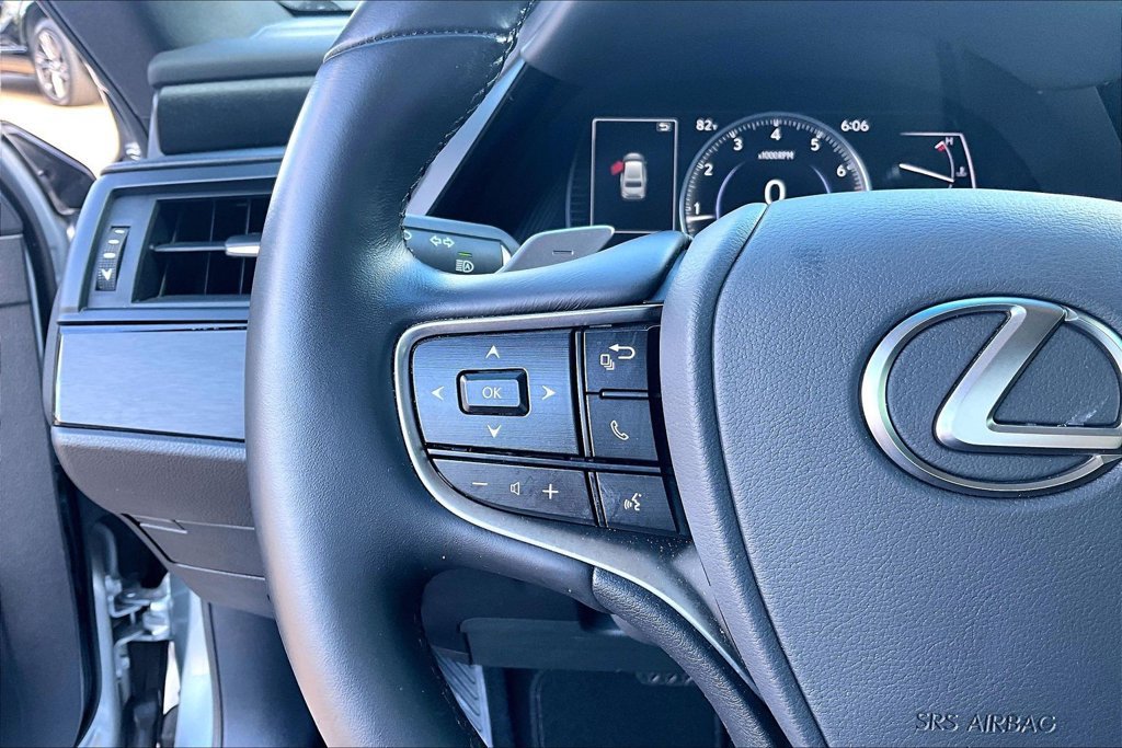 Used 2025 Lexus ES 350 w/ Premium Package FWD image 20