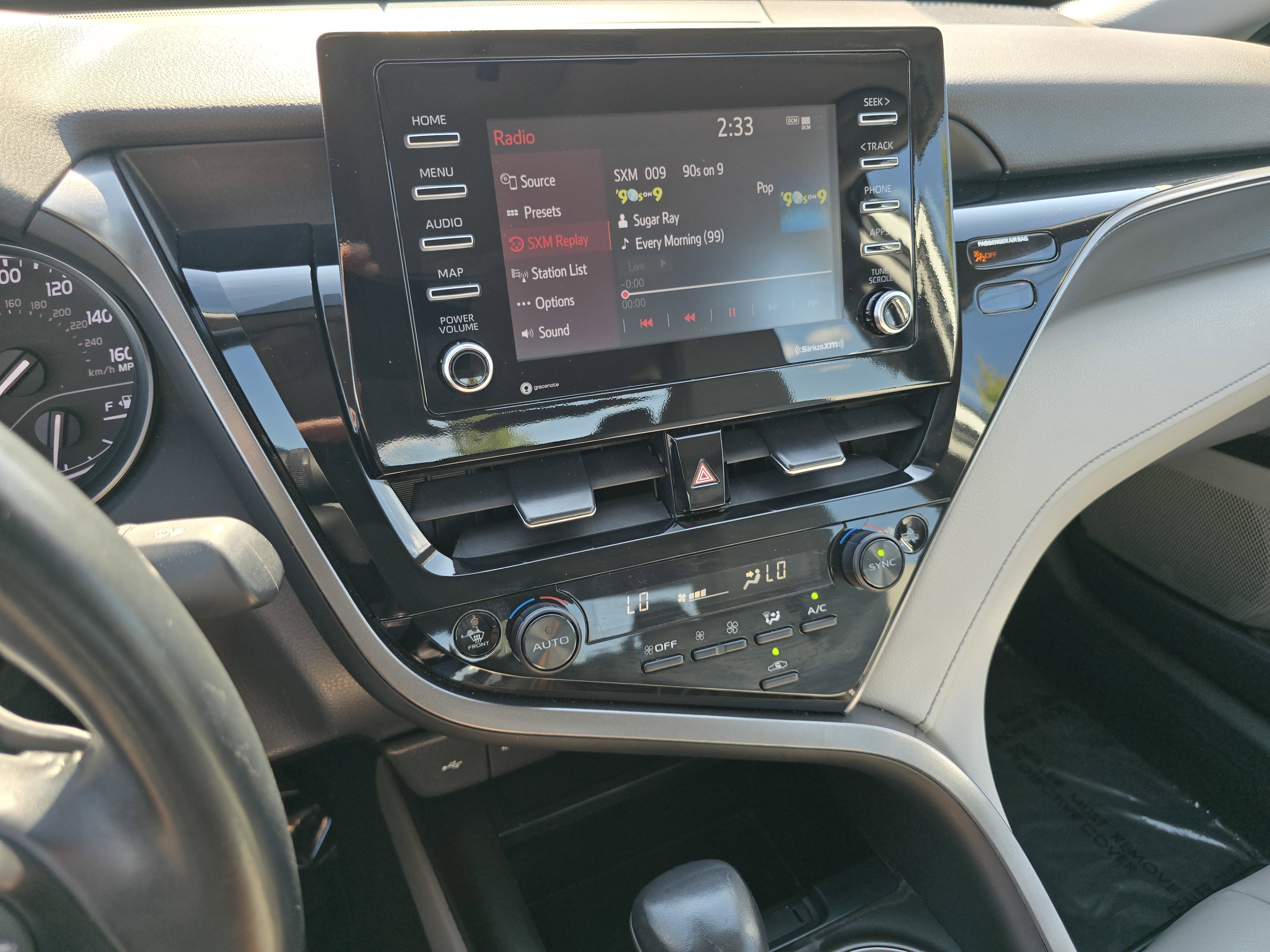 Used 2023 Toyota Camry SE image 33