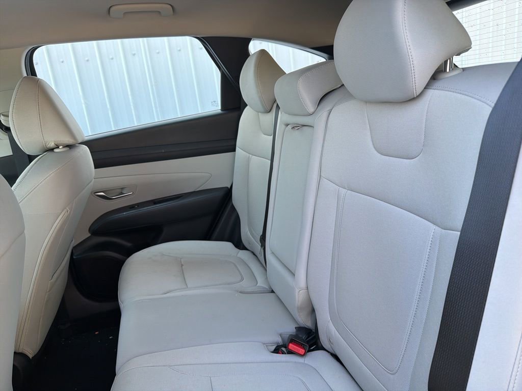 Used 2025 Hyundai Tucson SE image 17