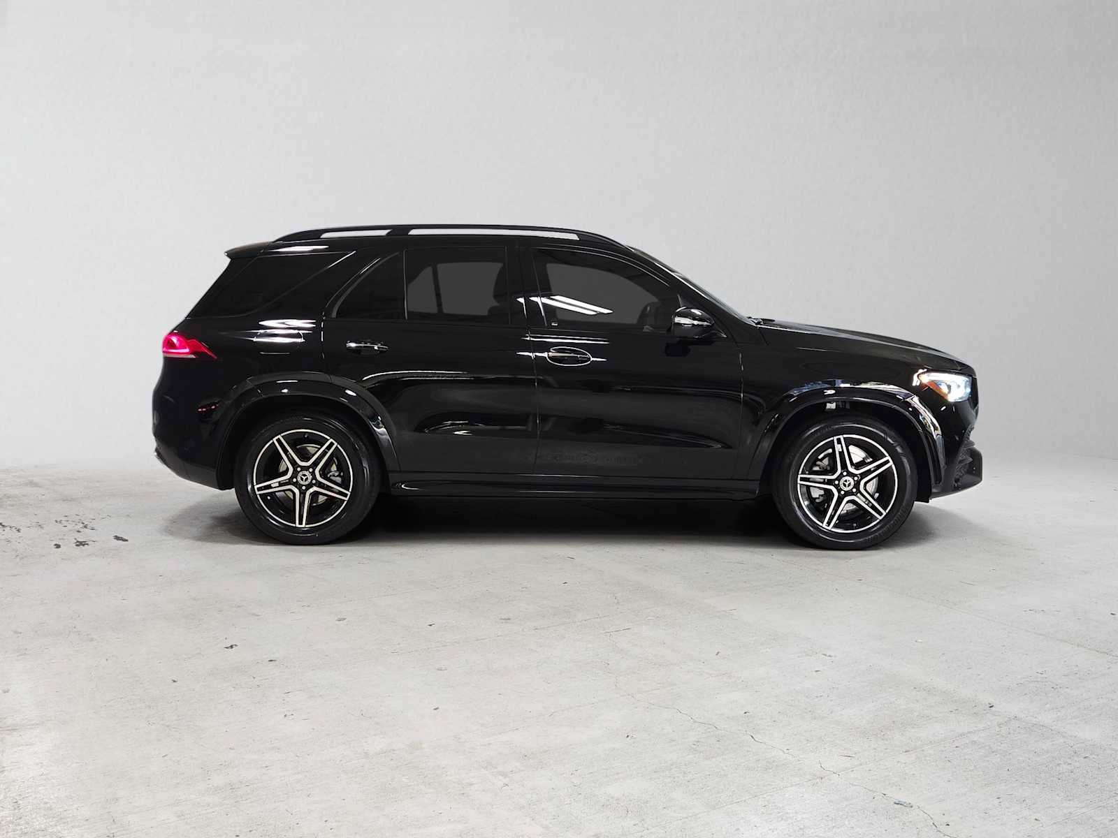 Used 2023 Mercedes-Benz GLE 350 4MATIC image 2