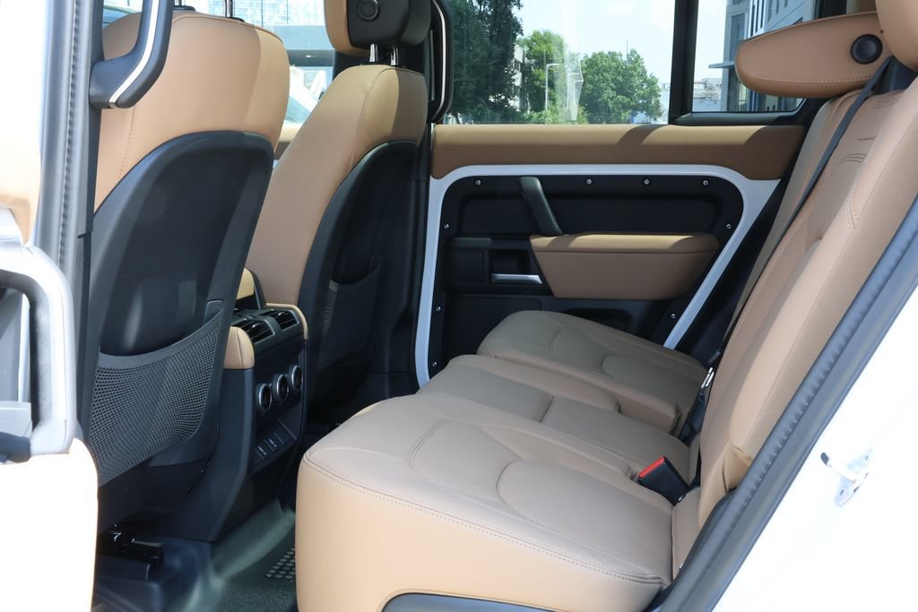 New 2026 Land Rover Defender 130 X-Dynamic SE AWD/4WD image 37