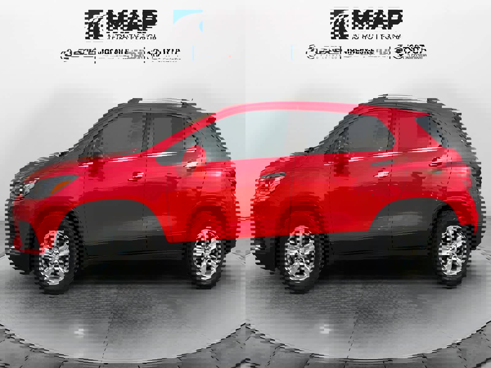 Used 2018 Chevrolet Trax LT w/ LT Convenience Package image 2