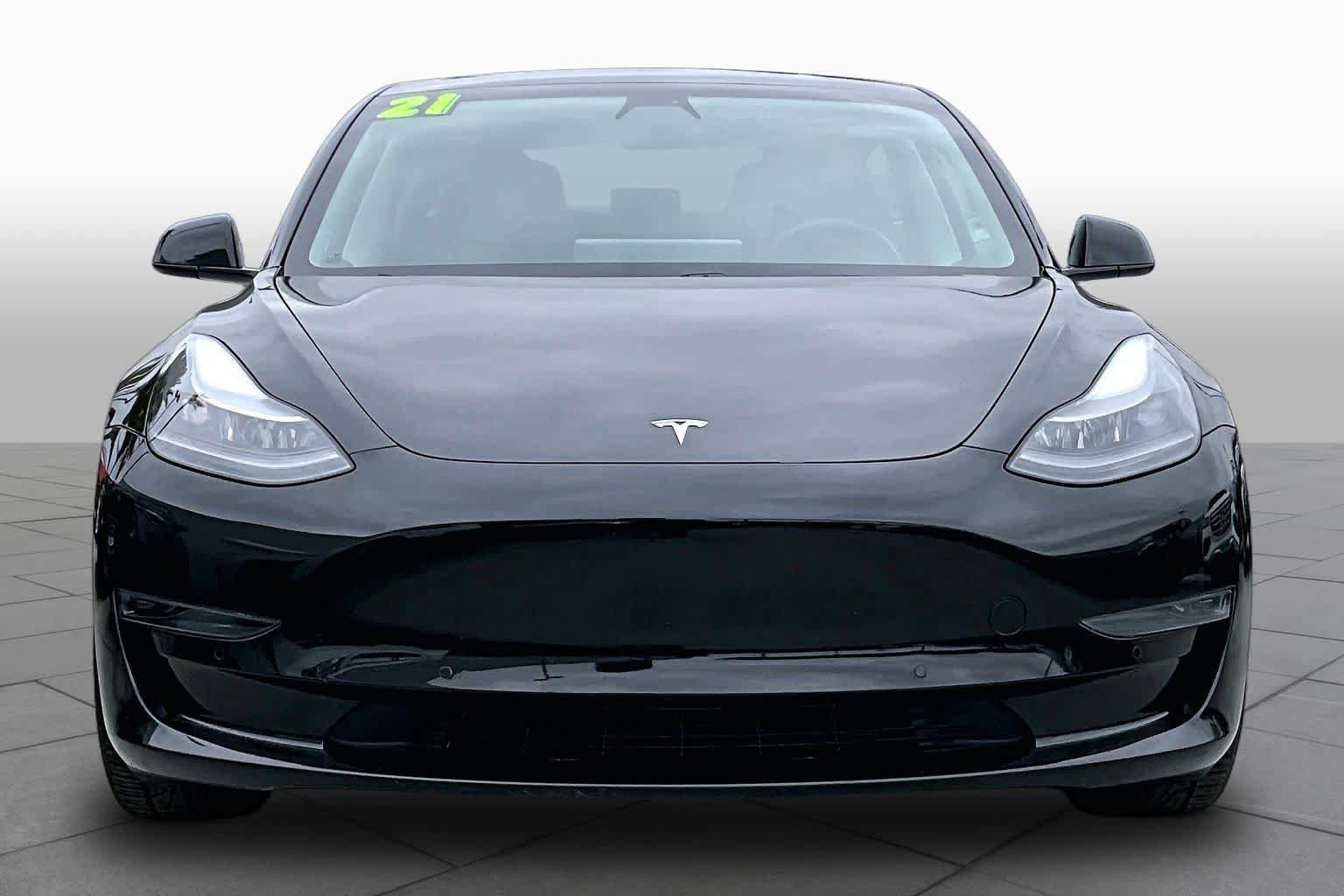 Used 2021 Tesla Model 3 Standard Range Plus RWD image 3
