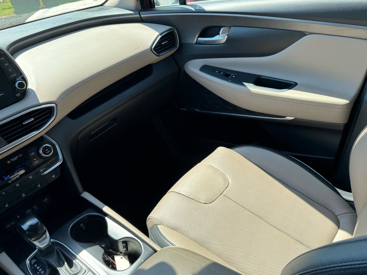 Used 2020 Hyundai Santa Fe Limited image 18