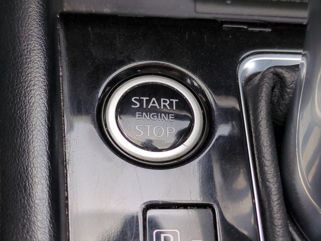 Used 2024 Nissan Kicks SR w/ SR Premium Package FWD image 22