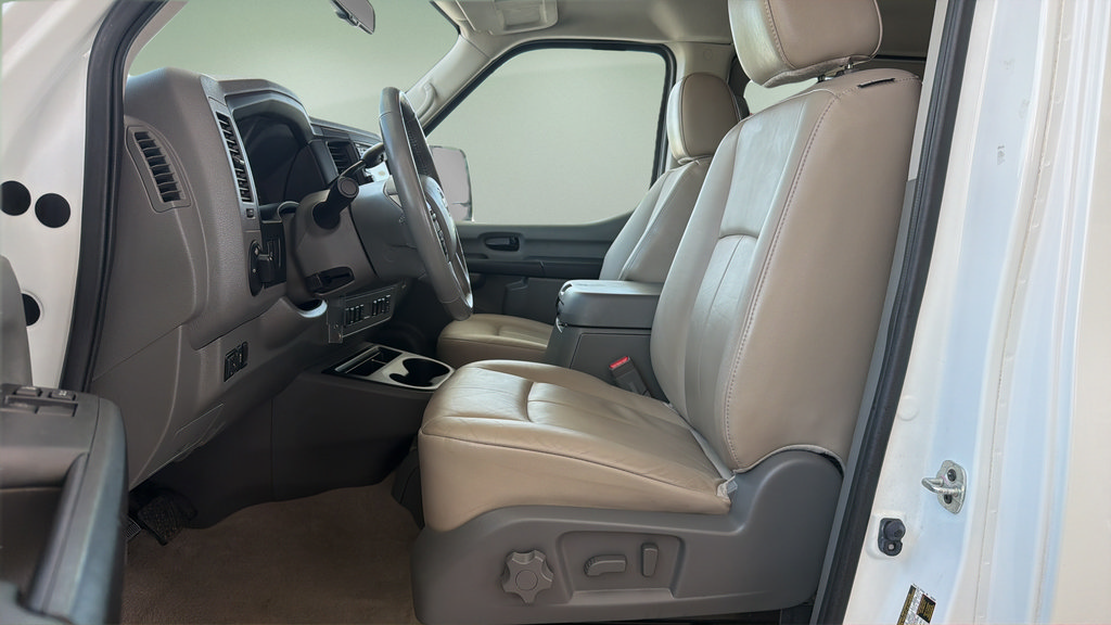 Used 2019 Nissan NV 3500 SL RWD image 17
