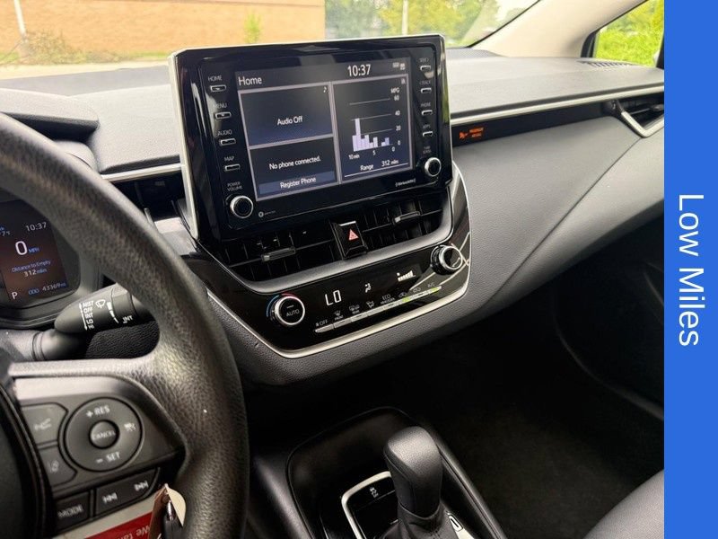 Used 2021 Toyota Corolla LE FWD image 25