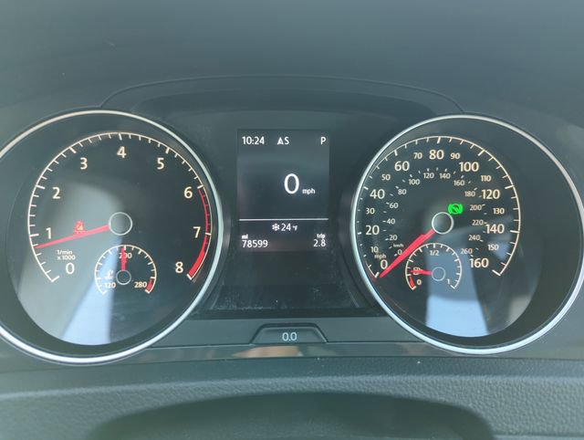 Used 2018 Volkswagen Golf SE image 22