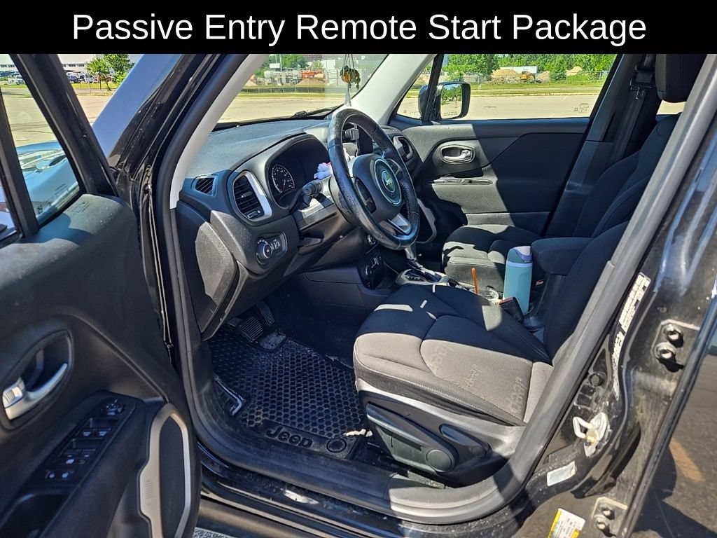 Used 2017 Jeep Renegade Latitude w/ Cold Weather Group AWD/4WD image 10
