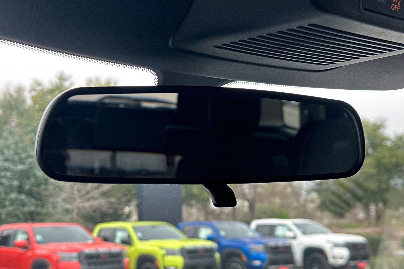 Certified 2025 Nissan Pathfinder SV image 26