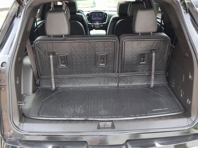 Used 2022 Chevrolet Traverse Premier w/ Redline Edition AWD/4WD image 16