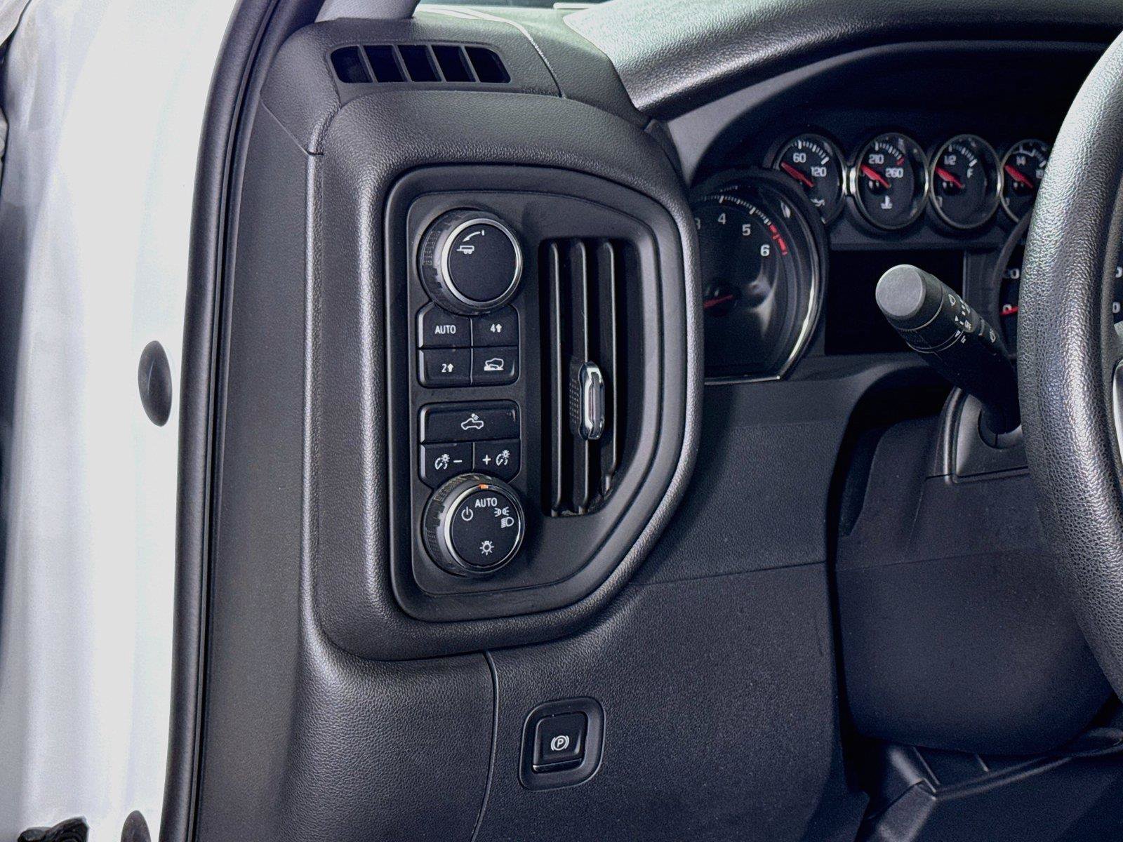 Used 2022 Chevrolet Silverado 1500 Custom w/ Safety Confidence Package AWD/4WD image 4